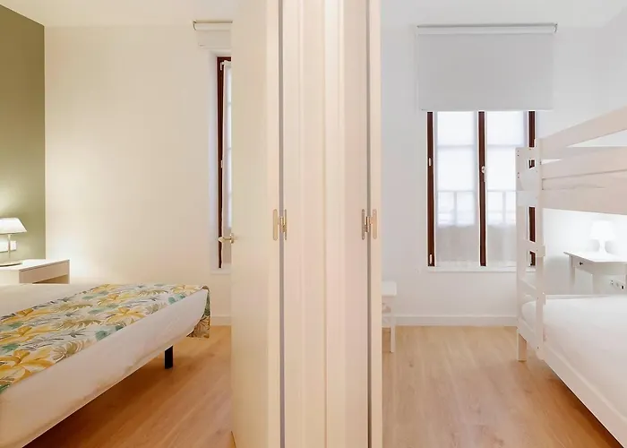 Avg Patio De Caveda Dcha. *